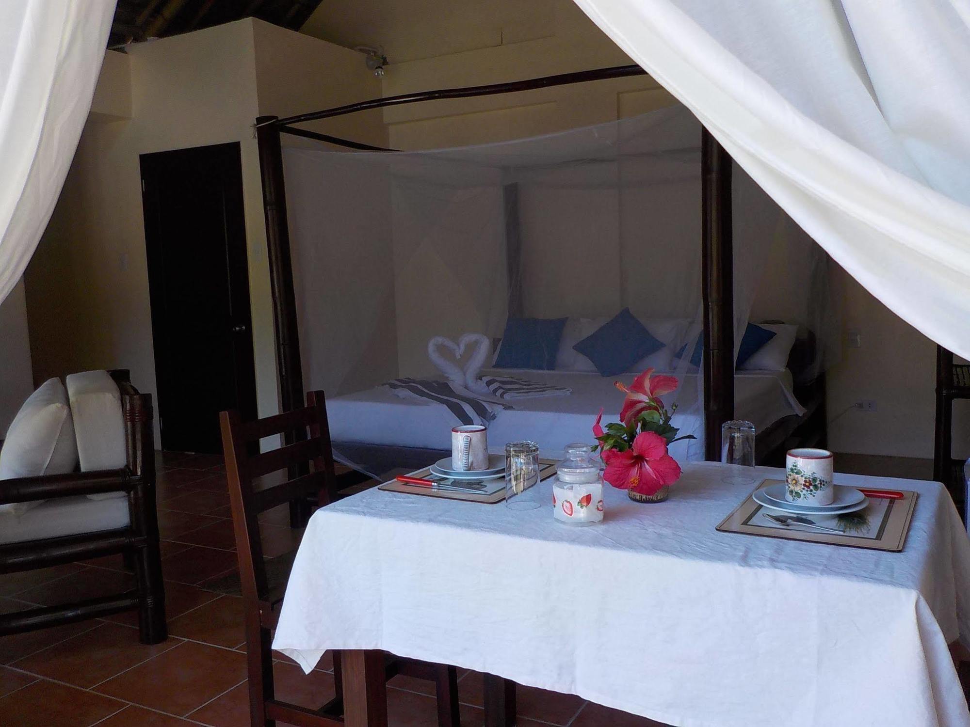 Nonna'S House Hotel Boracay Island Esterno foto